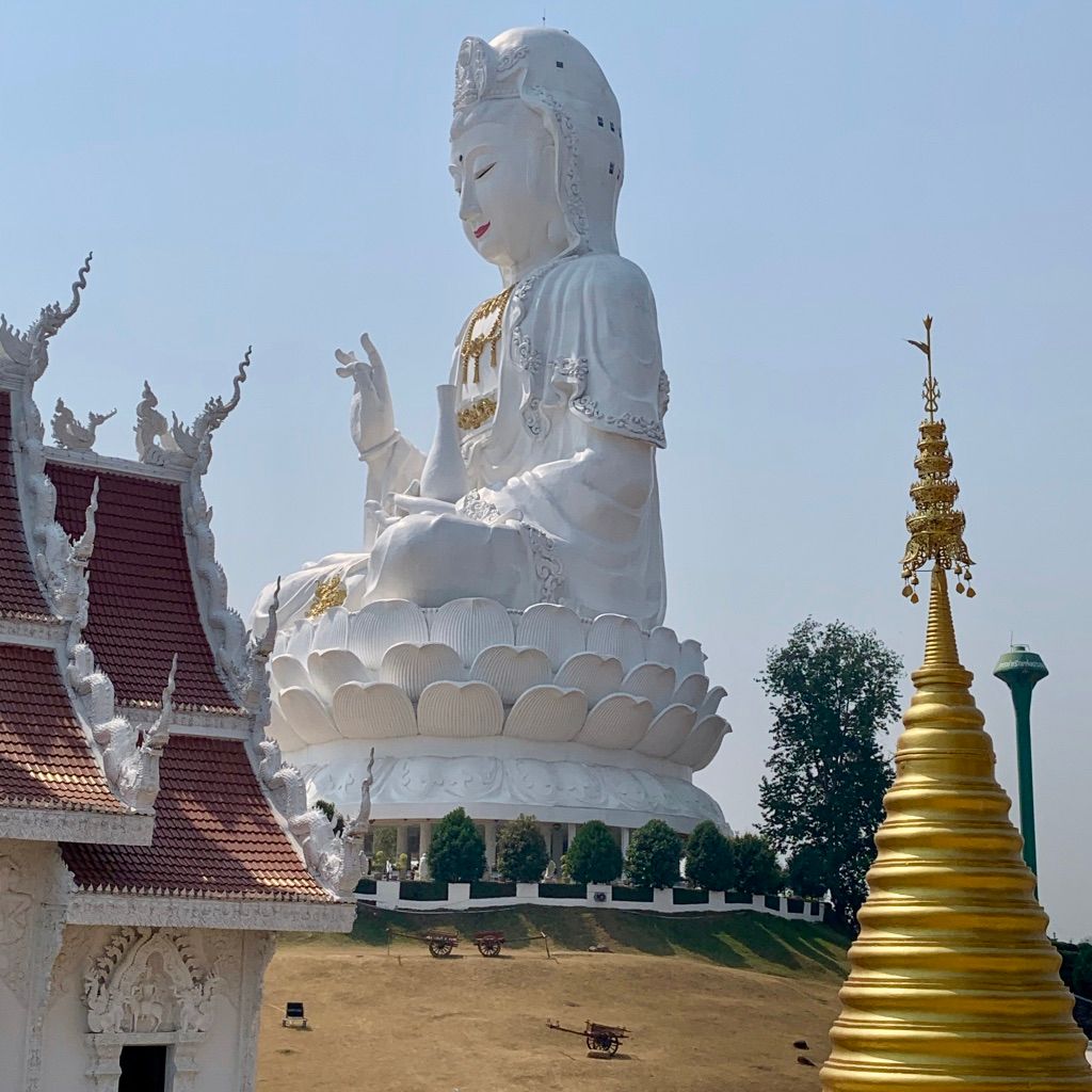 Chiang Rai in a long-tail boat nutshell